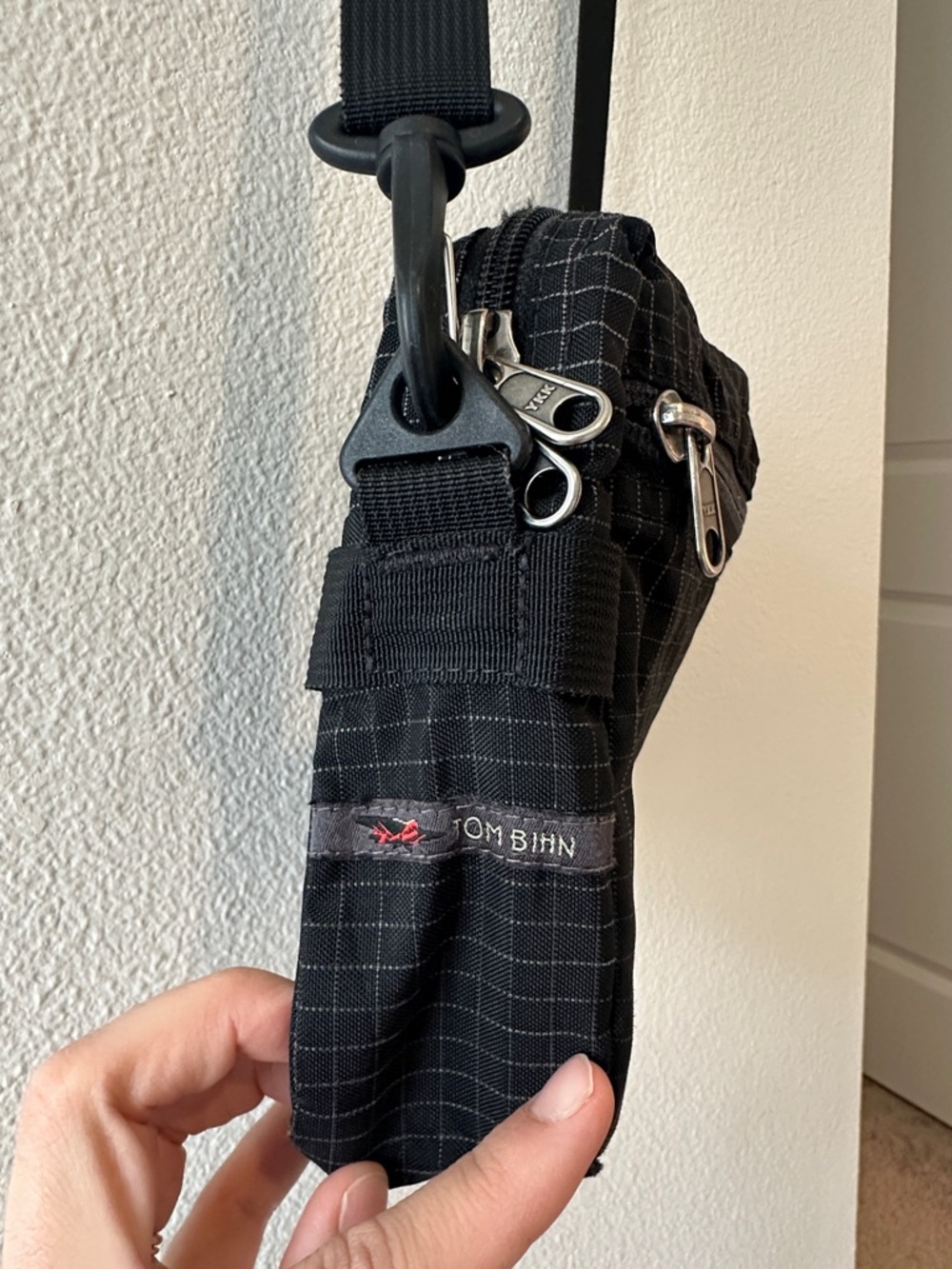 Tom Bihn Side Kick Crossbody Bag - Picture 5 of 11